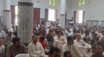 انهيار مفاجئ.. خطيب جامع يبكي بعد تعنيف المصلين في 5 دقائق